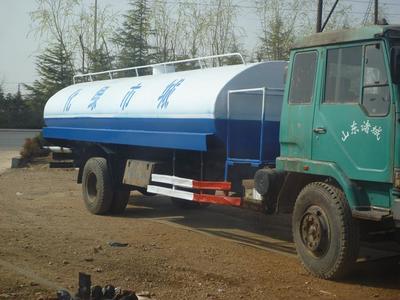 諸城市金羊金屬 專業(yè)小型灑水車制造與清潔除塵解決方案