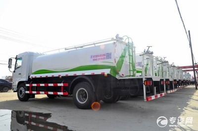 灑水車與消防車不銹鋼罐體在設(shè)計(jì)與功能上的差異